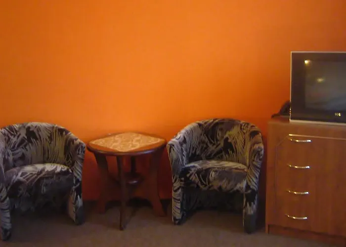 招待所 Penzion4you-lucenec