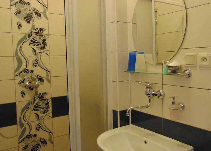 Penzion4you-lucenec 招待所