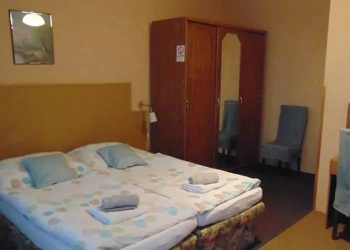 Penzion4you-lucenec 招待所 2*